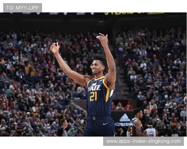 前NBA球员怀特塞德更新社媒晒照，定位显示已抵达上海，怀特塞德效力过的球队