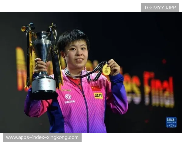 女单颁奖礼：王艺迪的微笑与亚军的灿烂笑容，尽显荣光与骄傲